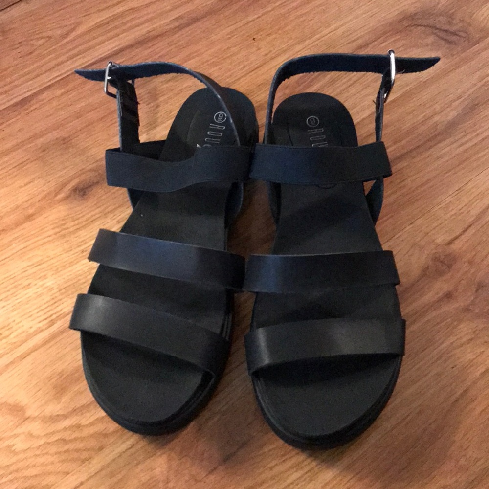 Women’s sandals